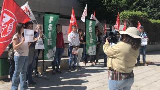 Trabajadores de la educación concertada concentrados frente a la consejería de Educación.