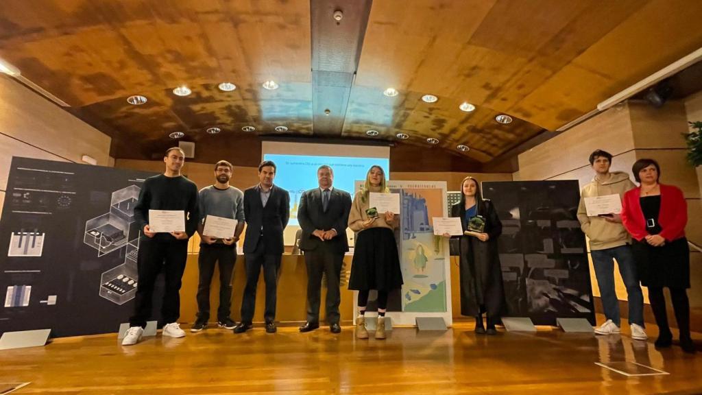 Imagen del  premio de la segunda edición.