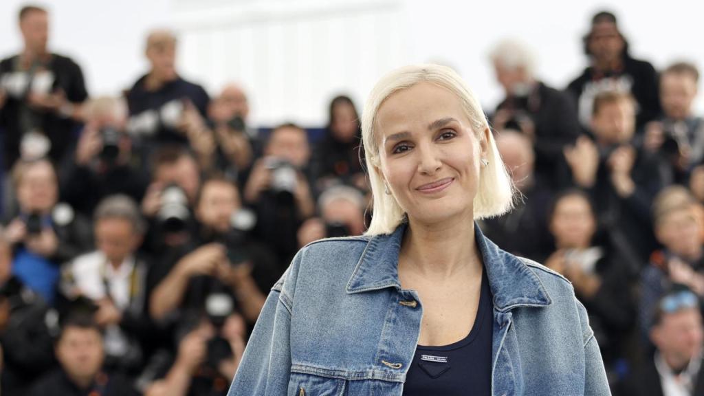 Julia Ducournau, durante la presentación de 'Alpha' en Cannes. Foto: EFE/EPA/GUILLAUME HORCAJUELO