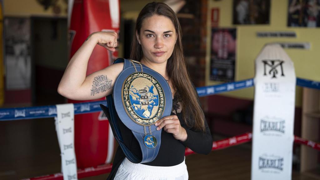 Tania Álvarez posa para EL ESPAÑOL en el gimnasio de Toni Moreno.