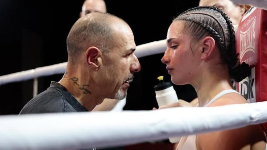 Toni Moreno, junto a Tani Álvzarez en el ring.