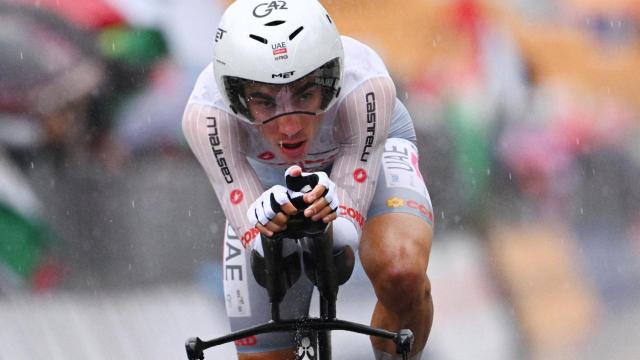 Juan Ayuso en la contrarreloj de Pisa.