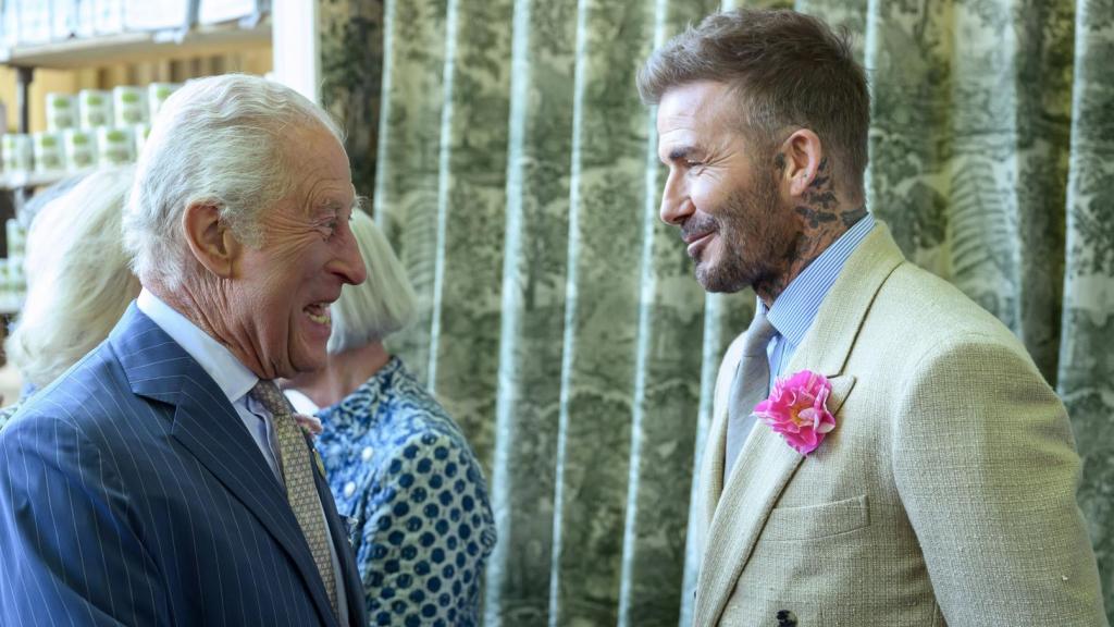 El rey Carlos III de Inglaterra y David Beckham, en Londres este pasado 19 de mayo.
