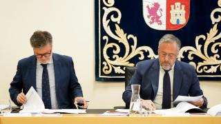 El vicepresidente de las Cortes, Francisco Vázquez, y el presidente, Carlos Pollán, en una reunión de la Mesa de la Cámara