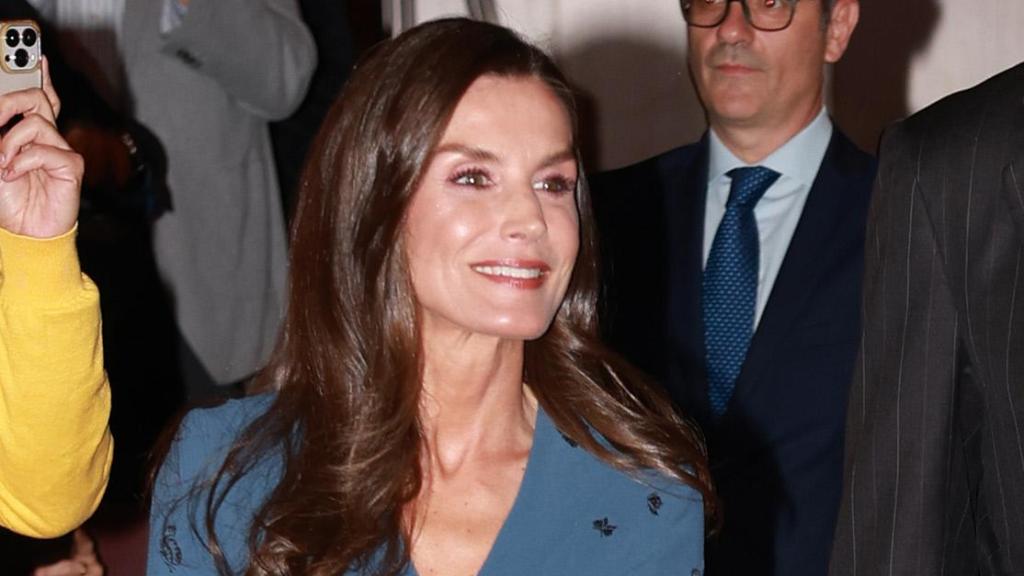 Letizia acude a los Premios de la Asociación de la Prensa de Madrid.