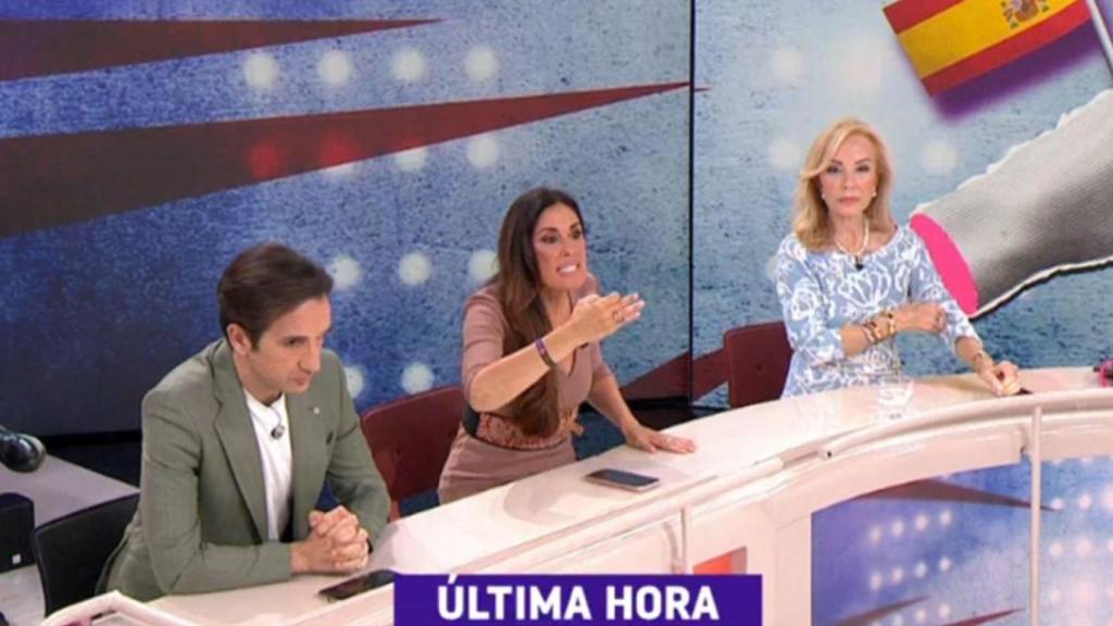 Isabel Rábago junto a los colaboradores.