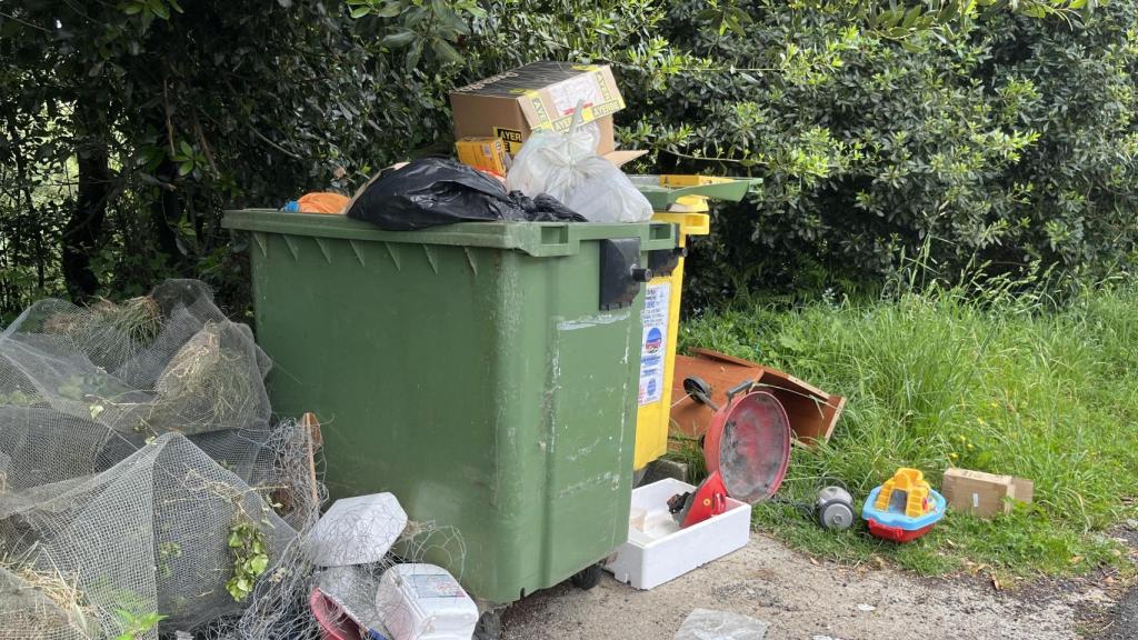 Estado del contenedor tras el vertido.