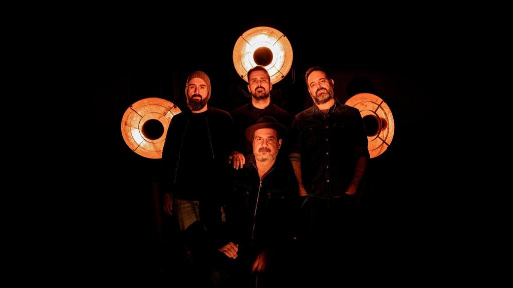 Eladio y los Seres Queridos.