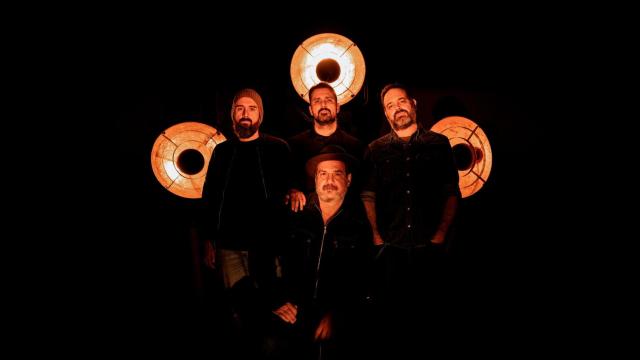 Eladio y los Seres Queridos.