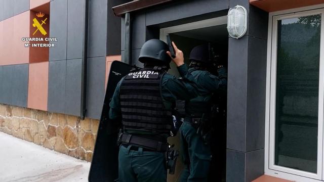 La Guardia Civil desmantela dos plantaciones indoor en Las Merindades