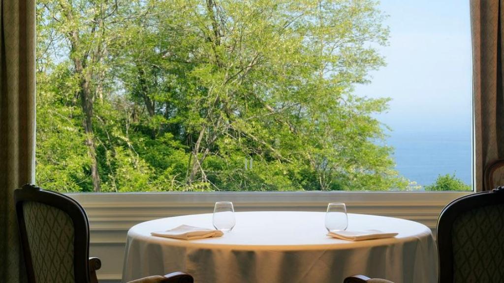 El nuevo restaurante que revive la Belle Epoque dede lo alto del Monte Igueldo de San Sebastián