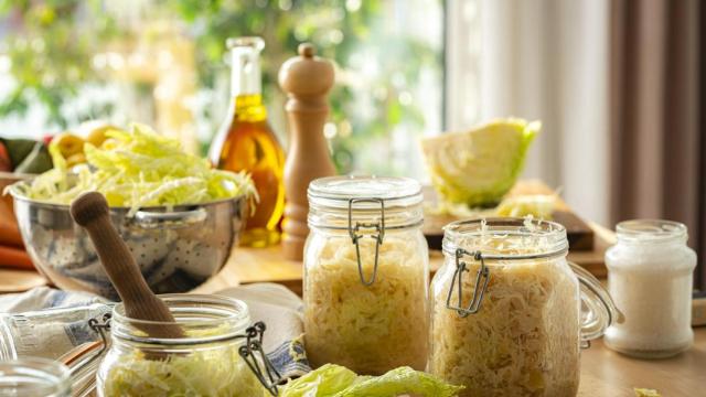 Los alimentos fermentados son probióticos naturales.