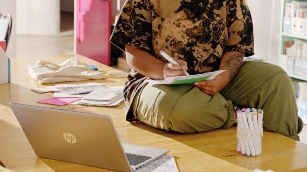 PcComponentes rebaja más de 200€ el portátil que puedes usar para trabajar, estudiar o jugar