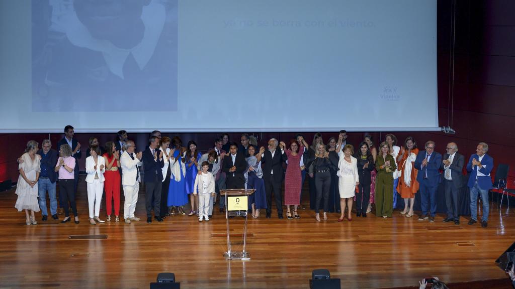 Foto de familia durante la gala de los premios.