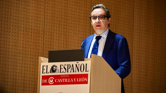 El rector de la Universidad de Salamanca, Juan Manuel Corchado, durante la inauguración del foro 'Salamanca, ciudad del español', organizado por EL ESPAÑOL de Castilla y León, este miércoles en el Centro Internacional del Español de la capital salmantina