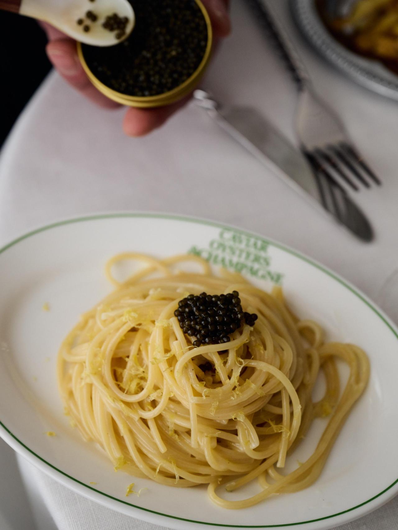 Pasta con caviar Benoît.