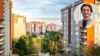 Ricard Garriga en un montaje con viviendas.
