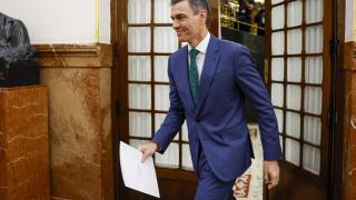 Pedro Sánchez sale del Parlamento tras la última sesión de control al Gobierno.