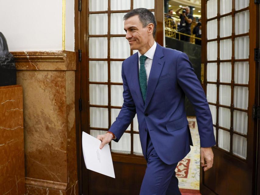 Pedro Sánchez sale del Parlamento tras la última sesión de control al Gobierno.