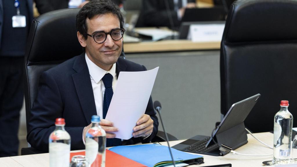 El vicepresidente de la Comisión, Stéphane Séjourné, responsable de la estrategia para el mercado único, durante el colegio de comisarios de este miércoles en Bruselas