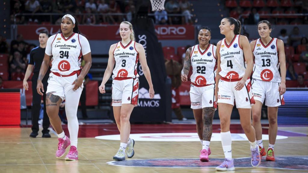 Gatling, Shante Evans y Ellen Nystrom abandonan el club.