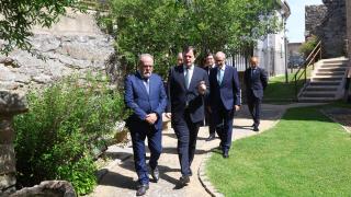 El presidente de la Junta, Alfonso Fernández Mañueco, a su llegada a la presentación del Plan Socioeconómico de La Raya