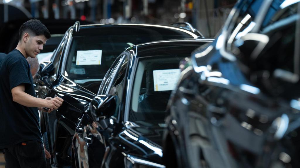 Operario en la fábrica de Seat en Martorell