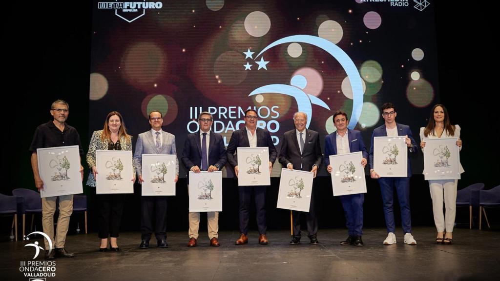 Foto de familia de los premiados en 2024.