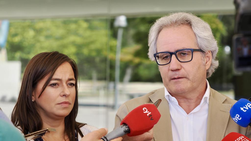 La presidenta de Ciudadanos en Castilla y León, Gemma Villarroel, y el secretario general del partido, Carlos Pérez-Nievas, en una imagen de archivo