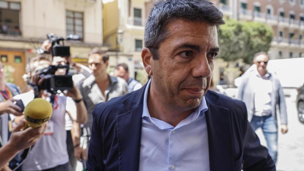 El presidente de la Generalitat valenciana, Carlos Mazón, llega a la comisión mixta 'Endavant pels Municipis', imagen de archivo. Europa Press / Rober Solsona