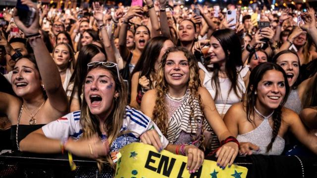 Chicas en un concierto del espacio Zity.