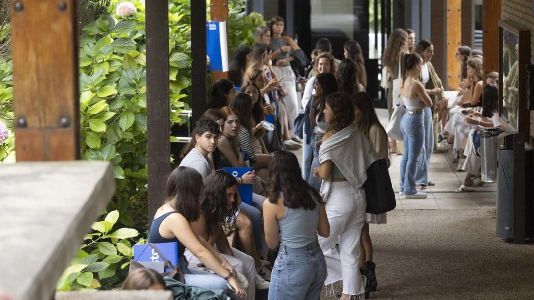 Universidad de Deusto (UD)