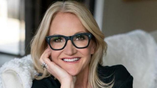 Mel Robbins, autora.