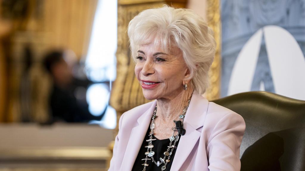 La escritora chilena Isabel Allende durante la rueda de prensa por la publicación de su nueva novela, 'Mi nombre es Emilia del Valle'. Foto: A. Pérez Meca / Europa Press