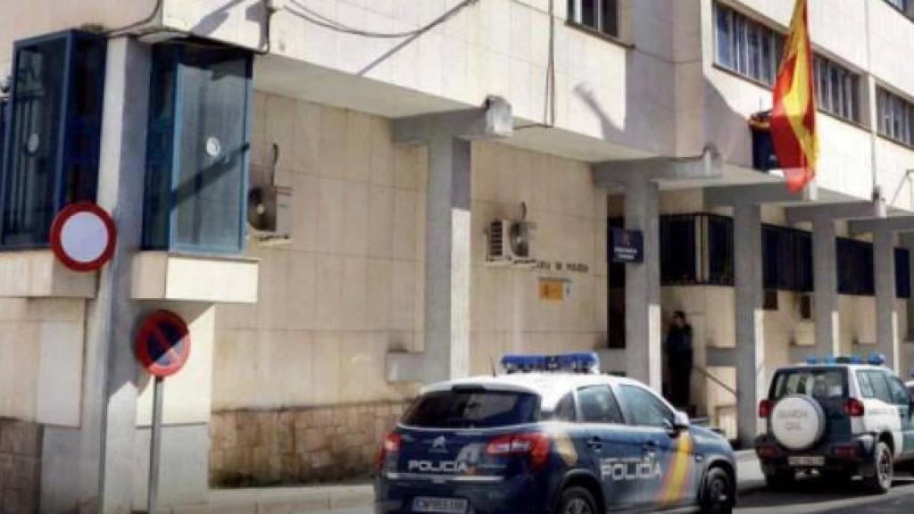 La Comisaría de la Policía Nacional en Linares en la que declaró Rafael tras ser detenido.