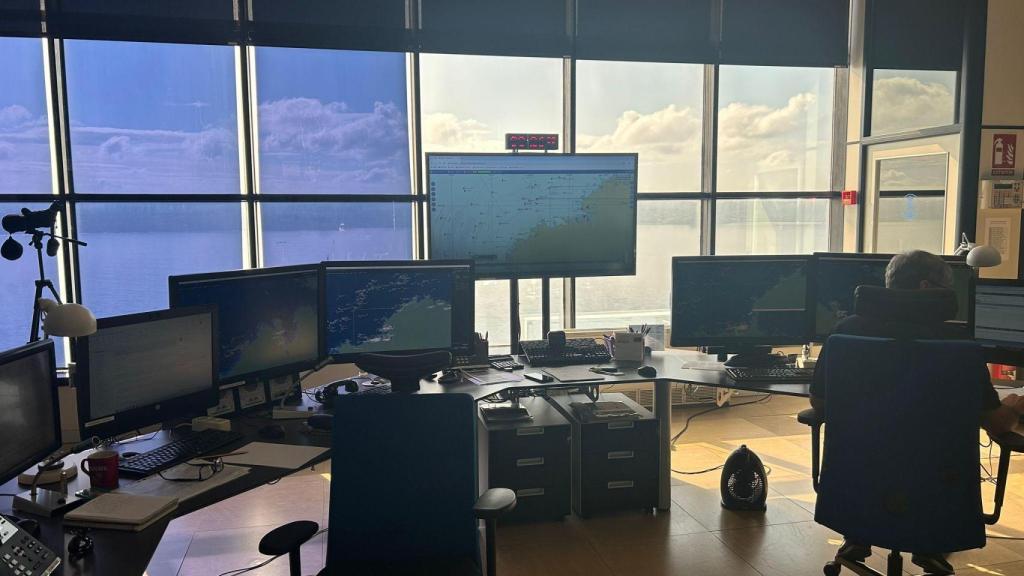 Sala de control marítimo.