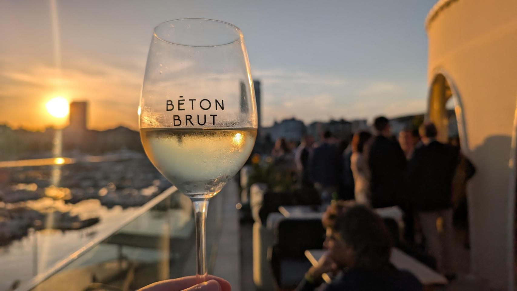 Béton Brut cuenta con cuatro espacios diferenciados, como la terraza superior.