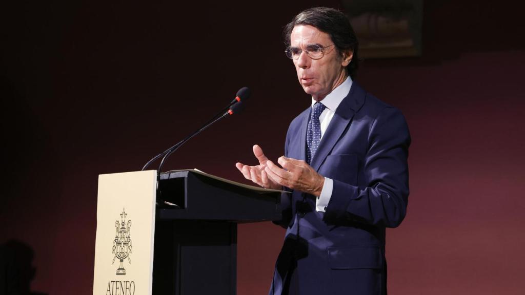 José María Aznar da un discurso en el Ateneo de Madrid, este miércoles, en el Foro del Grupo Libertad y Democracia.