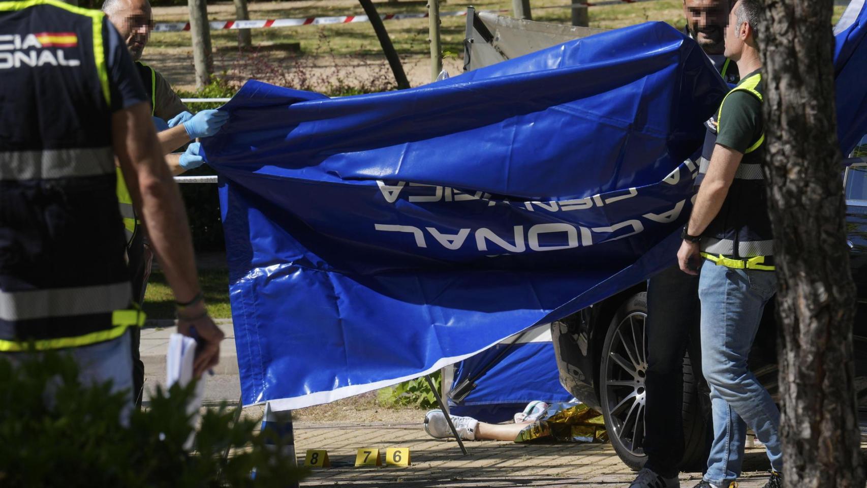 El asesinato de Andrei Portnov a las puertas del Colegio Americano de Pozuelo (Madrid), en imágenes