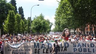 Una manifestación para defender la sanidad pública en mayo de 2024 en Madrid convocada por el espacio Vecinas y Vecinos de Barrios y Pueblos de Madrid.