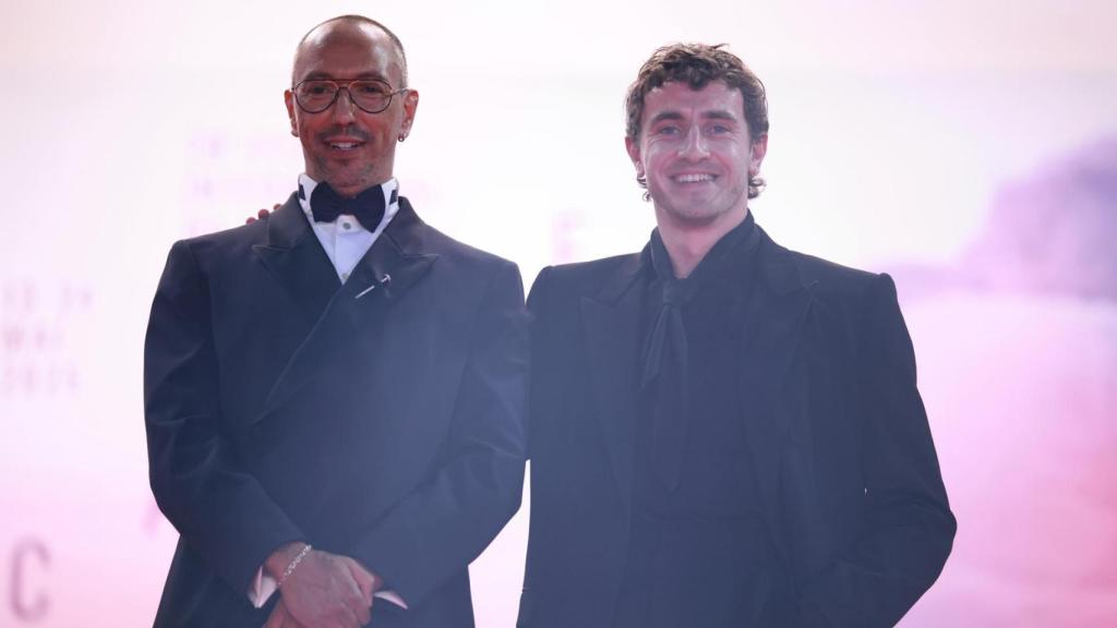 Oliver Hermanus y Paul Mescal, en Cannes. Foto: EFE/EPA/CLEMENS BILAN