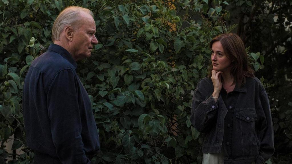 Stellan Skarsgård y Renate Reinsve, en 'Sentimental Value'