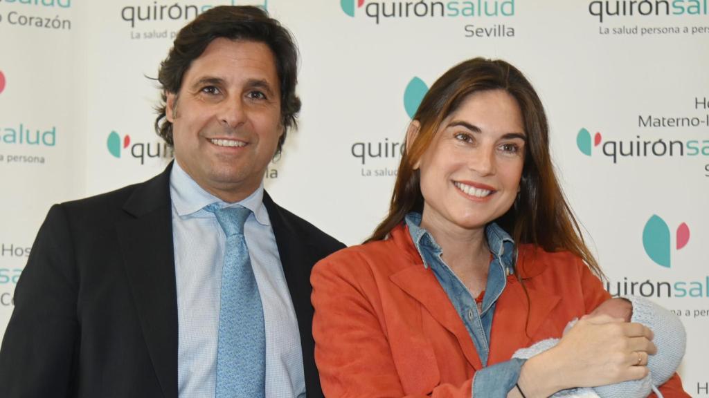 Francisco Rivera y Lourdes Montes tras el nacimiento de su hijo pequeño, Nicolás.