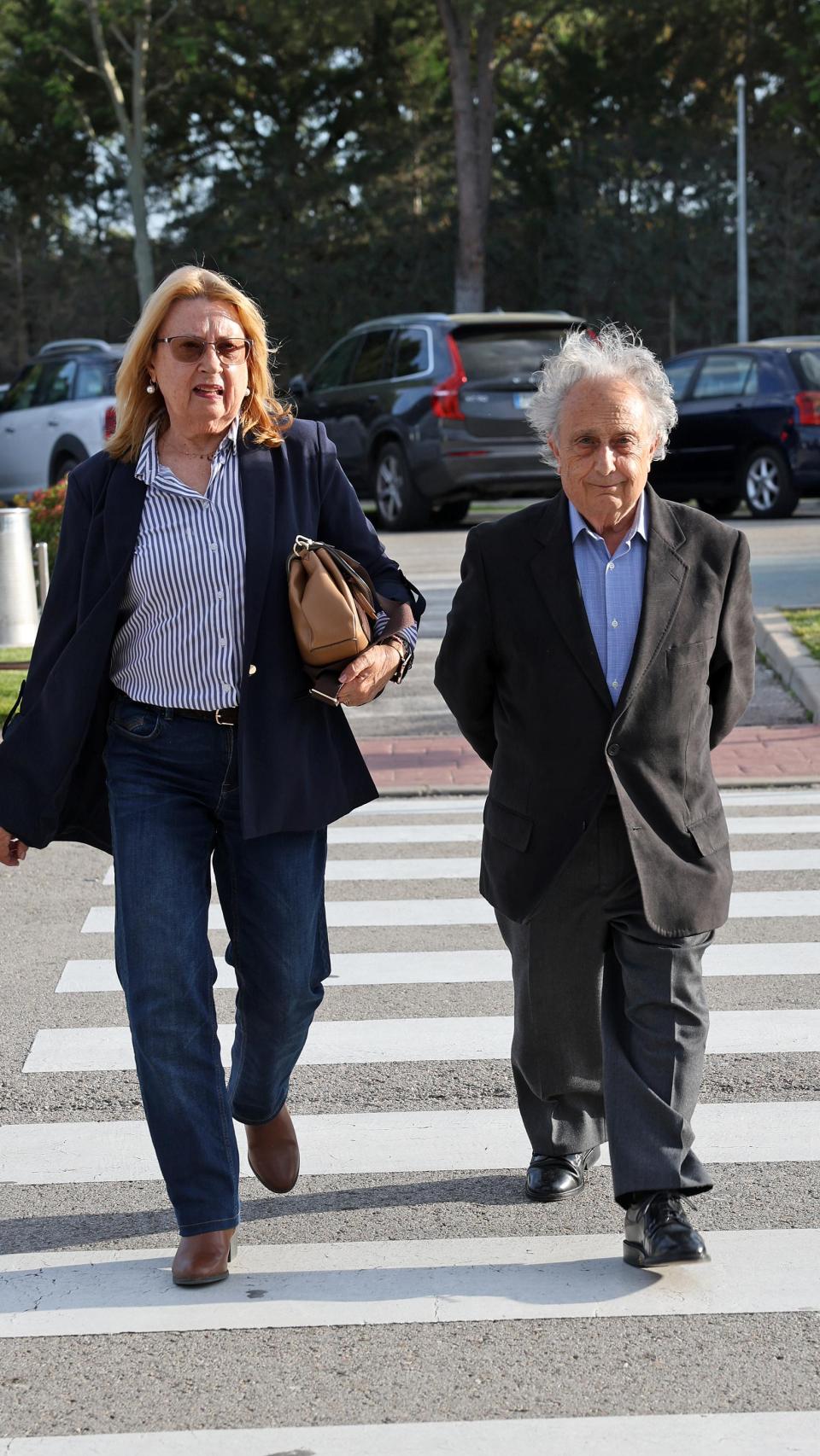 Pepe Carabias llegando al tanatorio, este pasado miércoles.