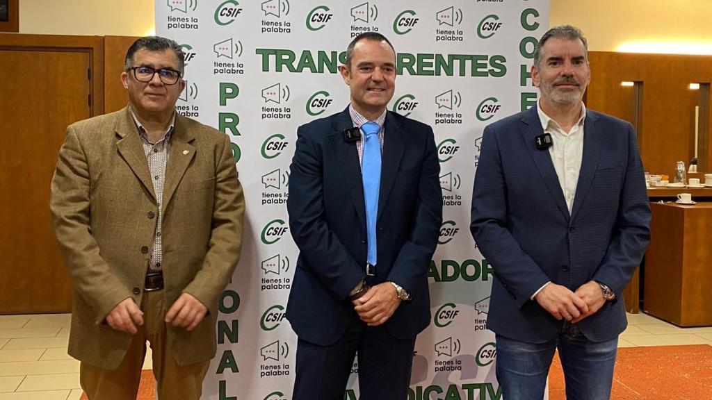 El secretario del sector autonómico de Empresa Privada, Gregorio Pastor; el secretario del sector nacional de Empresa Privada de CSIF, Pedro Poves; y el presidente autonómico de CSIF Castilla y León, Benjamín Castro