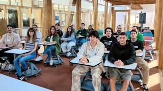 Alumnos del instituto Fernando Wirtz en la formación de FP Dual multiempresa en la Cidade das TIC.