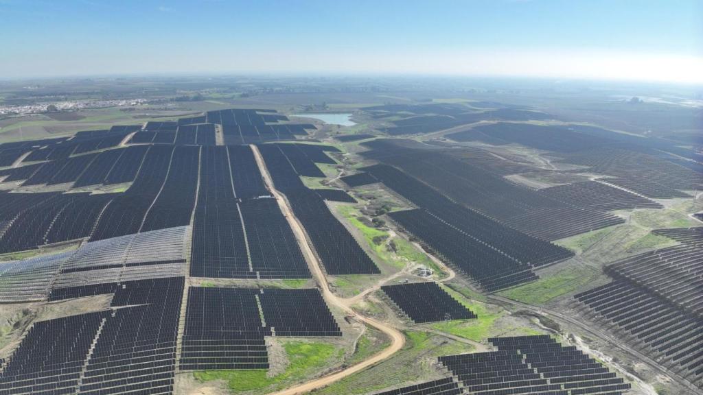 Vistas del complejo solar de Guillena de TotalEnergies.
