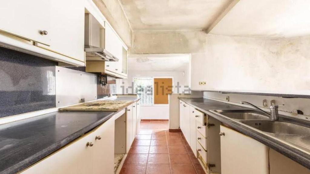 El inmueble en el que vivió Teresa Rabal fue construido a finales de los 60. Lleva dos meses a la venta.