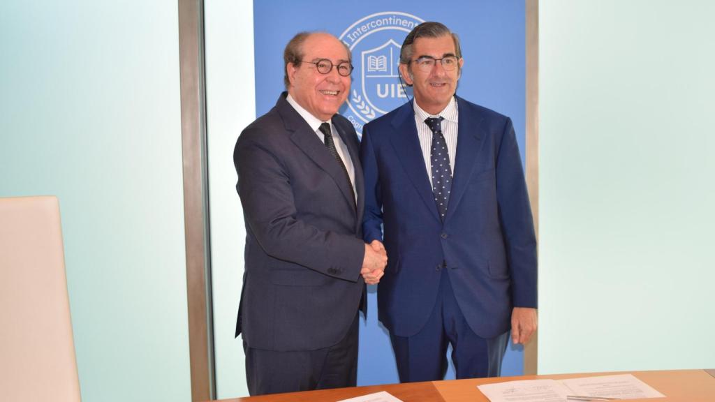 Instante de la firma.