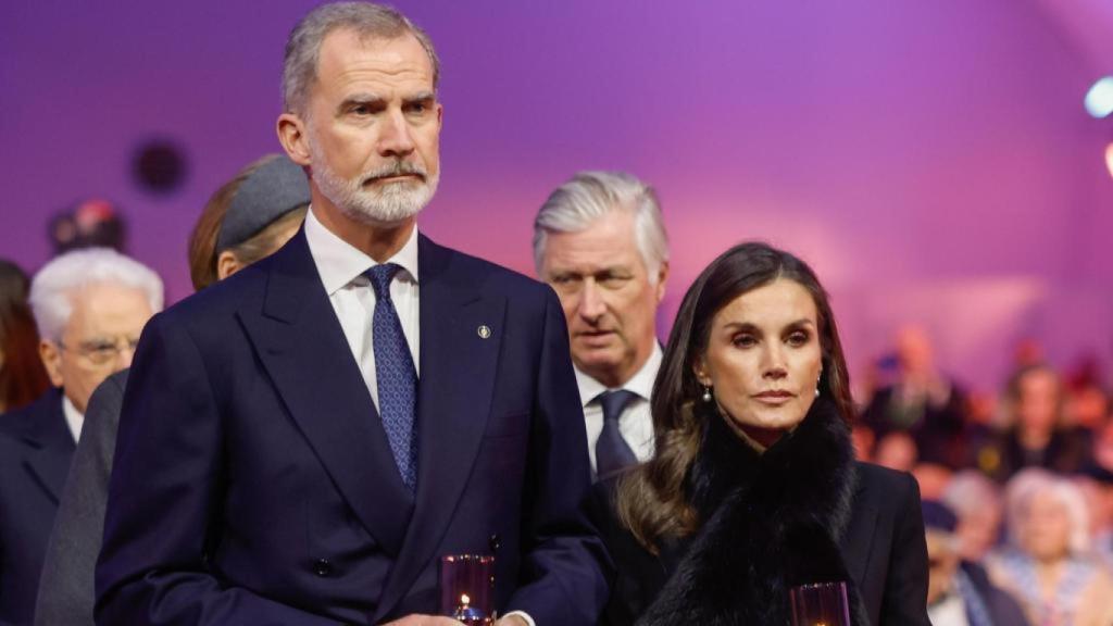 Los reyes Felipe VI y Letizia, en Oświęcim (Polonia).